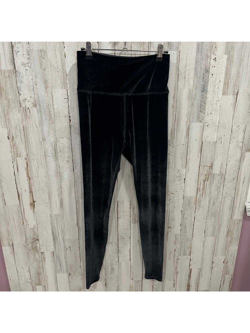 Beyond Yoga Velvet Motion High Waisted Midi Legging Black Womens Size Medium